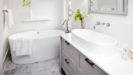 Oval baths in the interior