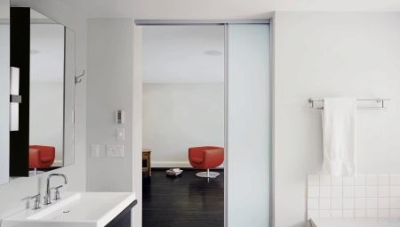 Sliding doors to the bathroom: varieties, recommendations for selection