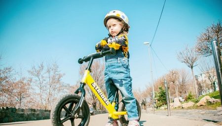 At what age can a balance bike be used and what is the reason?