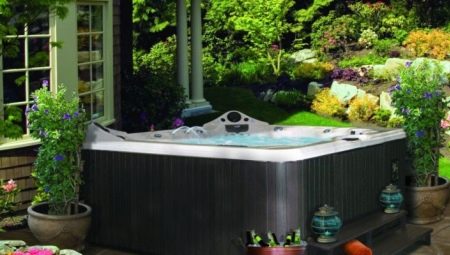 Outdoor jacuzzi: features and choices