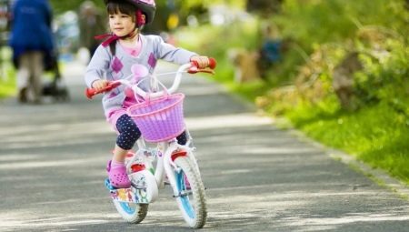 Children's bicycles from 3 years old: rating of the best models and selection