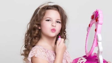 Cosmetics for girls 10 years old: brands and tips for choosing