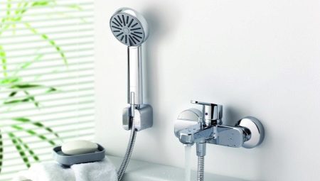 Single-lever shower mixers: features, types and choices