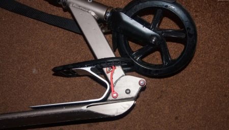 A scooter stand for a child: what is it for and how to attach it?