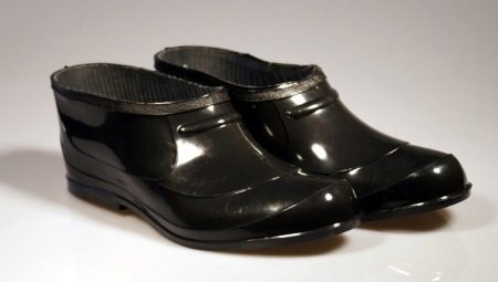 Rubber galoshes: varieties and tips for choosing
