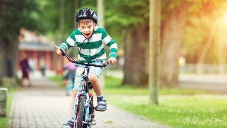 Bicycles for boys 7 years old: an overview of models and tips for choosing