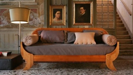Wood sofas: characteristics, varieties and tips for choosing