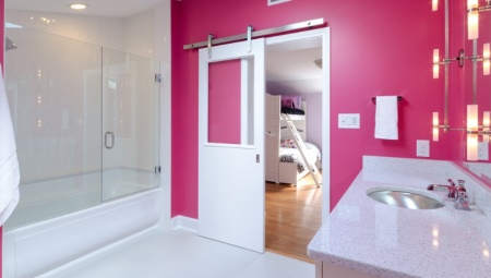 Bathroom doors: types and tips for choosing