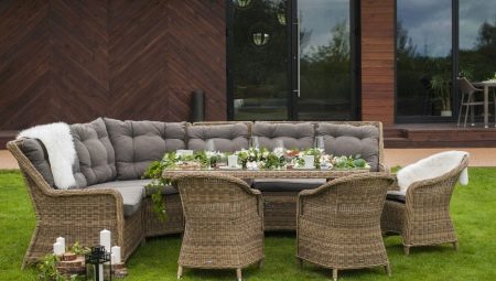 How to choose a faux rattan sofa?
