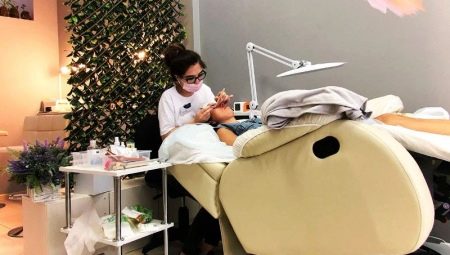 Chairs for eyelash extension: features, types and selection