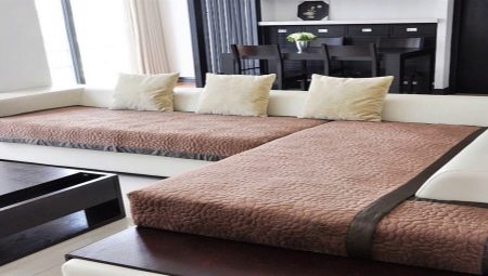 Choosing a bedspread for a corner sofa