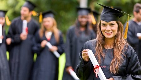 How to indicate education in a resume?