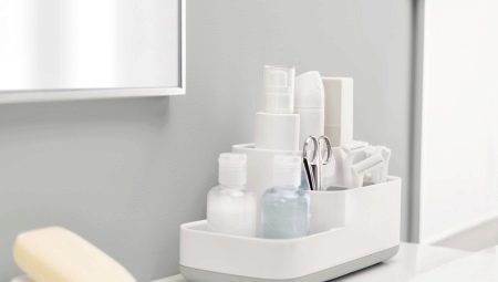 Bathroom organizers