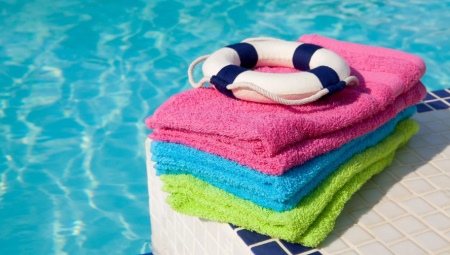 Serviette de piscine : caractéristiques, sélection et entretien