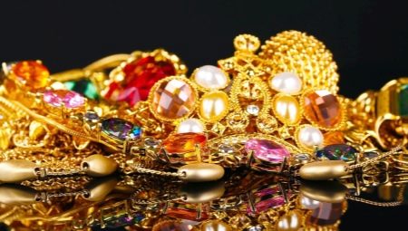 What is 750 standard gold and how is it different from 585?