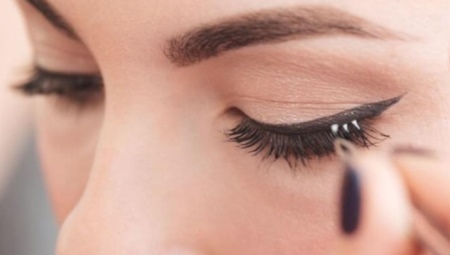 How to glue and remove beam eyelashes at home?