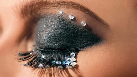 Eyelash extensions with rhinestones