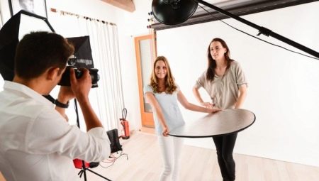 Features of working as a photographer's assistant