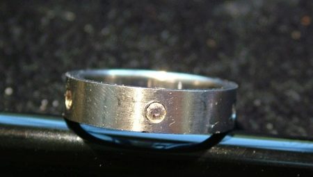Comment déterminer l'authenticité du platine?