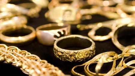 Quels sont les types d'échantillons d'or pour les bijoux et comment les déterminer ?