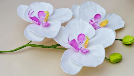 Making orchids from foamiran