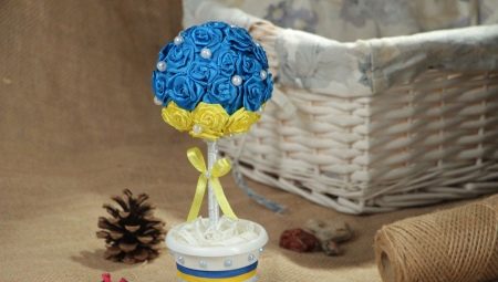 How to make a topiary using the kanzashi technique?