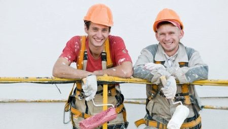Who is a painter and what does he do?
