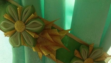 Tiebacks for curtains using the kanzashi technique