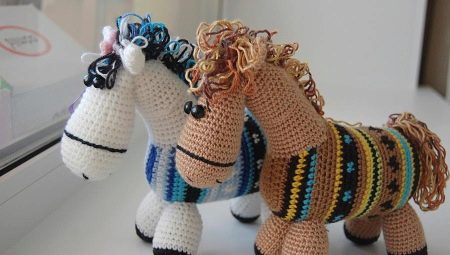 We knit an amigurumi horse