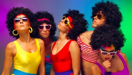 What to wear to a 90s party?
