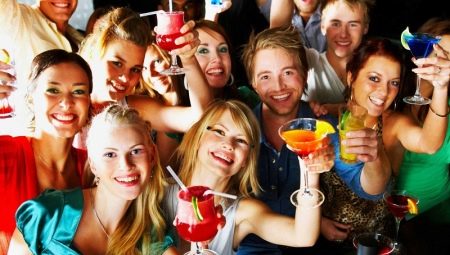 How to organize a house party?