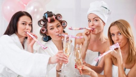 How to spend a bachelorette party in a bath and sauna?