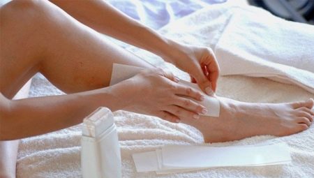 How to remove wax from skin and clothes after depilation?