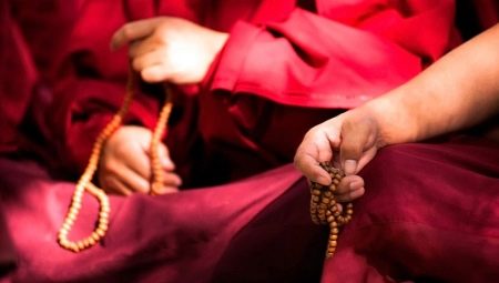 Features of Buddhist mantras
