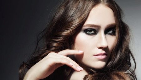 Features of grunge makeup