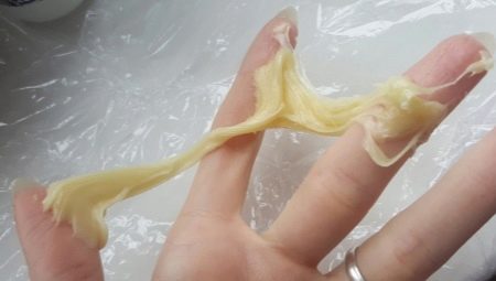 Why does shugaring paste stick to hands and melt?