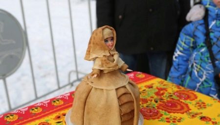 Making a pancake doll for Shrovetide