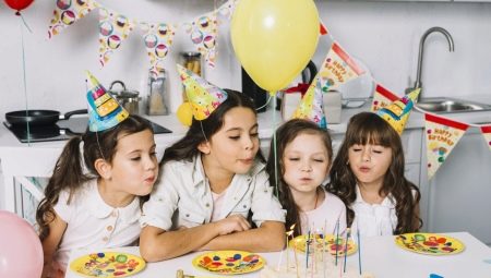 我們慶祝一個 9 歲女孩的生日:場景和比賽的選擇