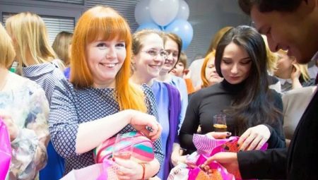 All about congratulating colleagues on March 8