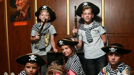 How to organize a home quest to find a gift for a child?