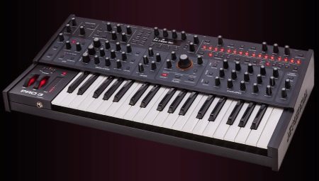 What is an analog synthesizer and what is it like?