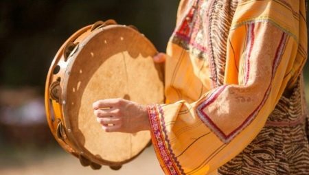 What is a tambourine and how to play it?