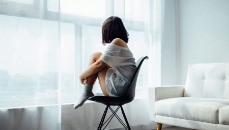 What is female loneliness and how to deal with it?