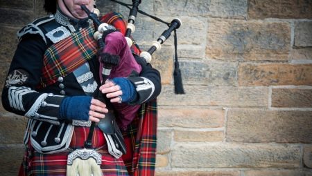 How to play bagpipes?