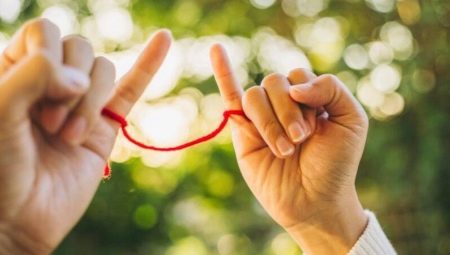 What are the types of attachment and how to define them?