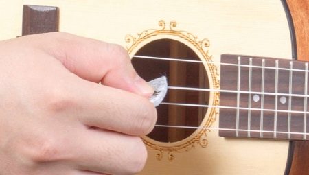 What are ukulele picks?