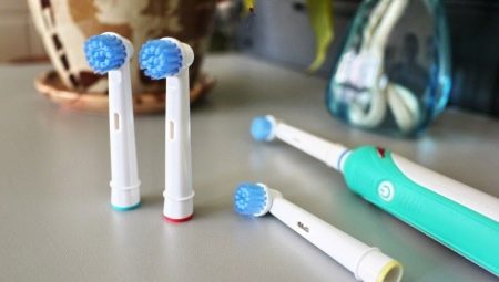 Toothbrush heads