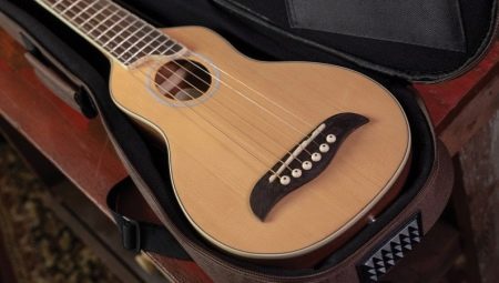 Features of travel guitars