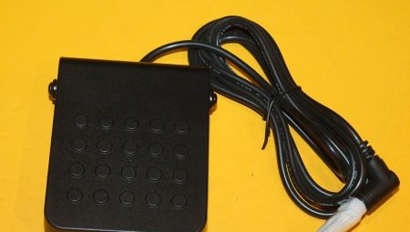 Synthesizer pedal