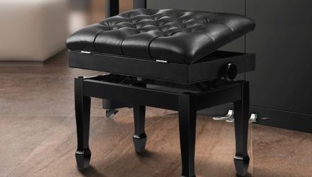 Choosing a piano bench